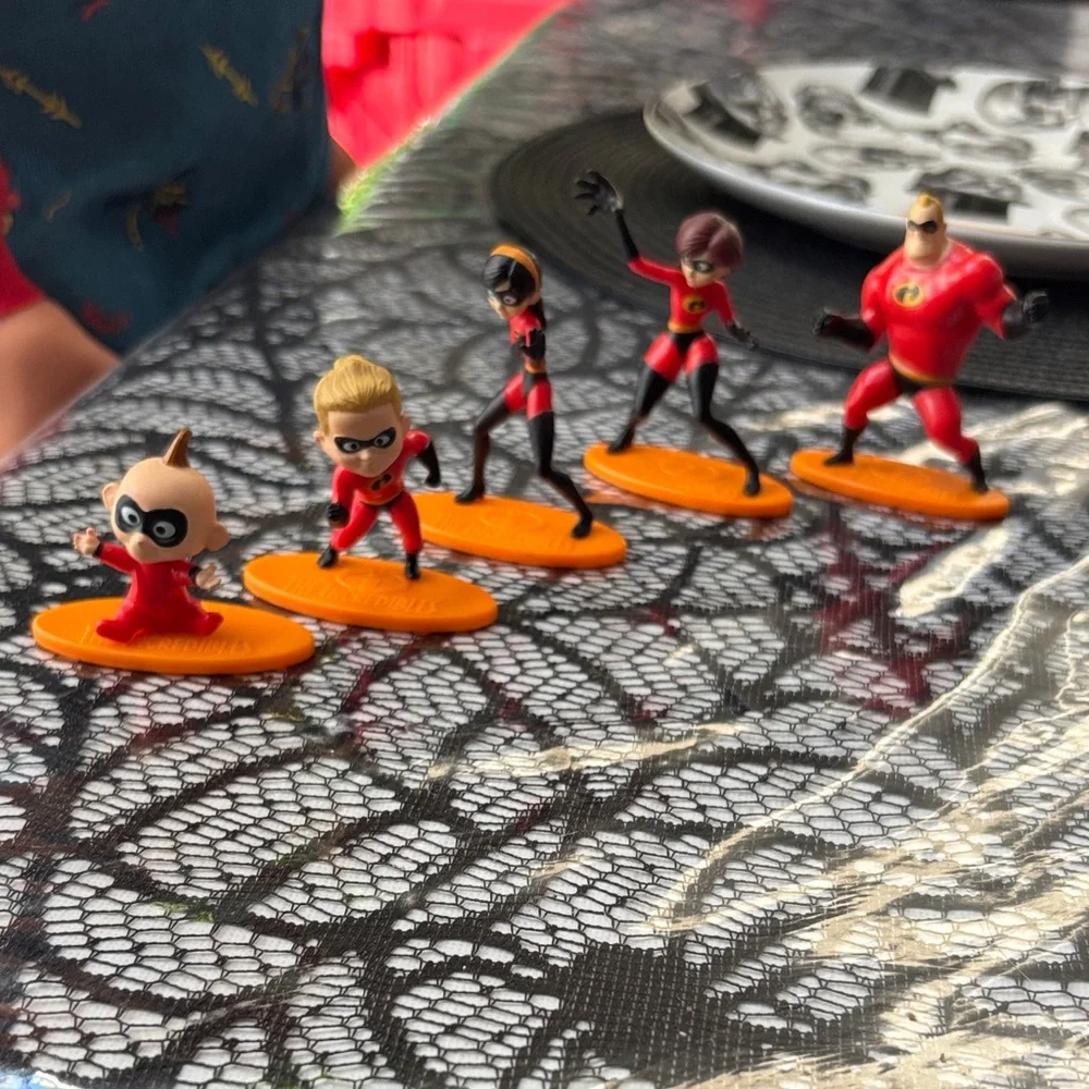 The Incredibles Figurine Set